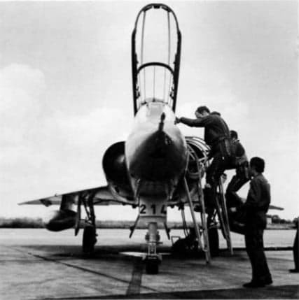 Mirage IIIB n°214 DK du CIFAS 00.328 à Avord 1966- 1979
