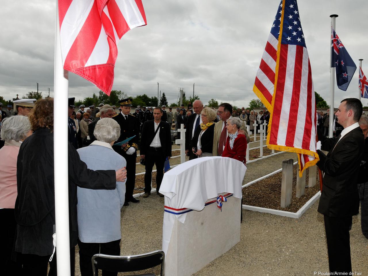 8 mai 2014 Familles rassemblées autour de la stèle