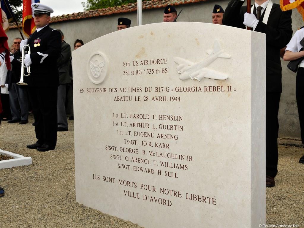 Stèle en mémoire de l'équipage du B-17