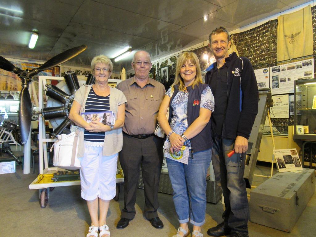 Famille de l'équipage anglais Lancaster 01/07/1944