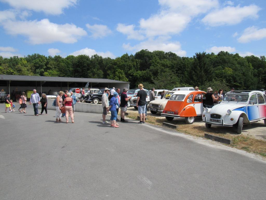 Groupe 2cv de l' Asso du patrimoine de Mérié ( Méry-es-bois) 30 juil 2016